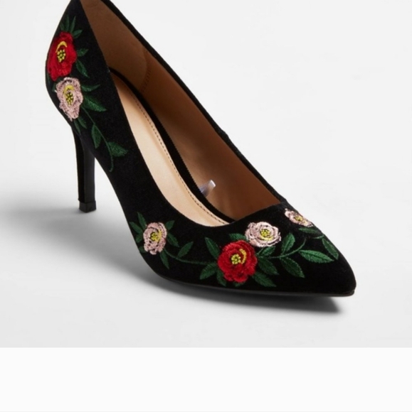 ✨️✨️✨️WOMEN'S HEELS WITH EMBROIDERED FLOWERS 7.5 - Picture 5 of 5